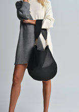 Load image into Gallery viewer, Anna leather  bag in black
