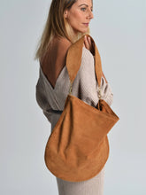 Load image into Gallery viewer, Anna soft suede bag in caramel
