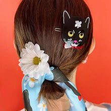 Load image into Gallery viewer, Naoko Cat - Hair Clip
