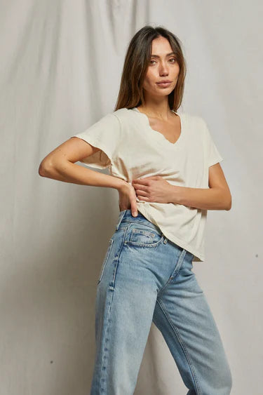 Hendrix V-Neck Tee - Sugar