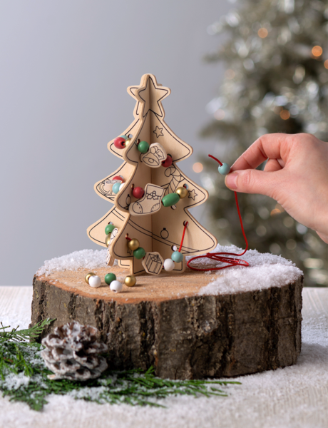 Holiday Wooden DIY Christmas Tree