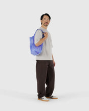 Load image into Gallery viewer, Standard BAGGU - Blue Painted Stripe
