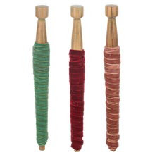 Load image into Gallery viewer, Holiday Ribbon on Wood Needle Set
