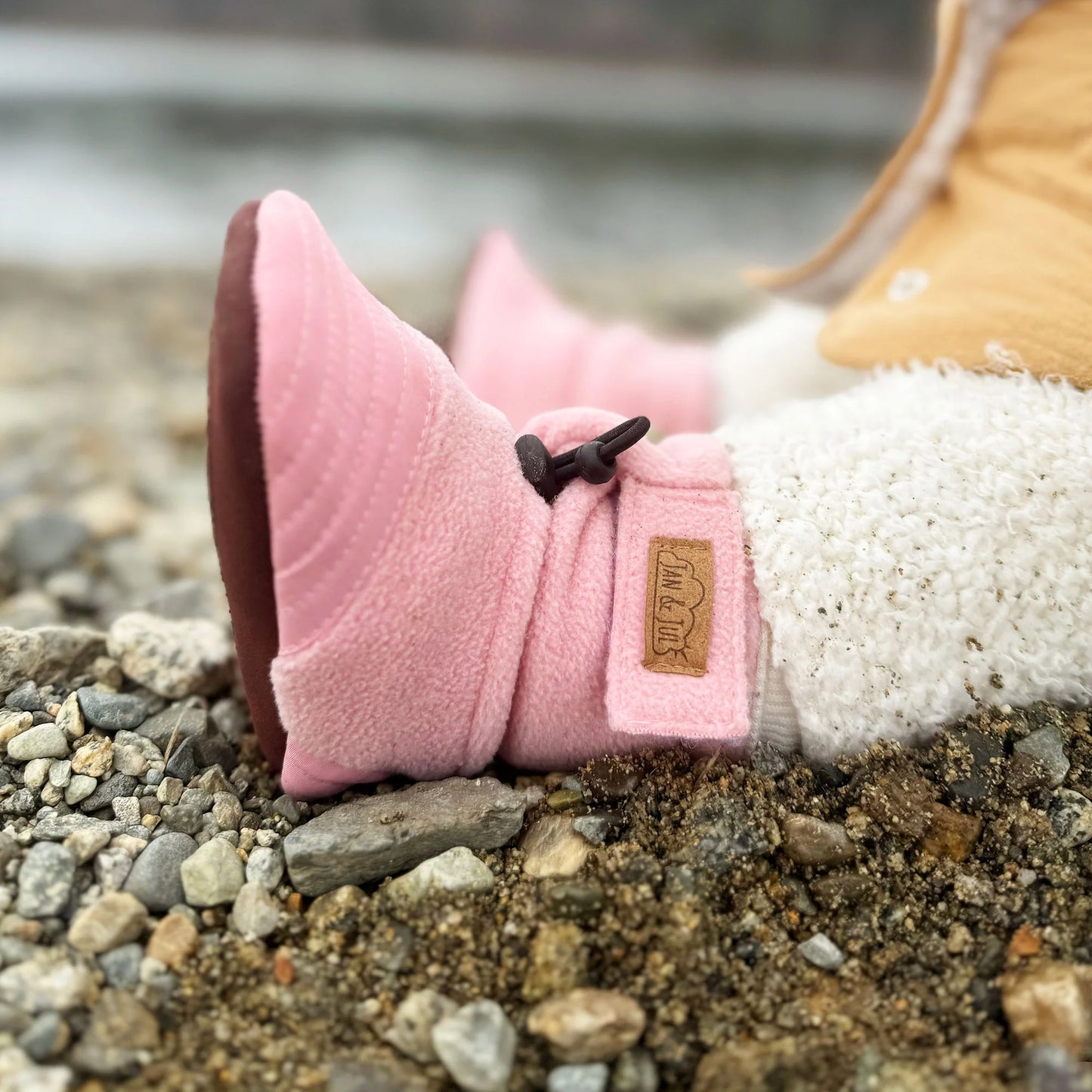 Baby Stay-Put Cozy Booties | Dusty Pink